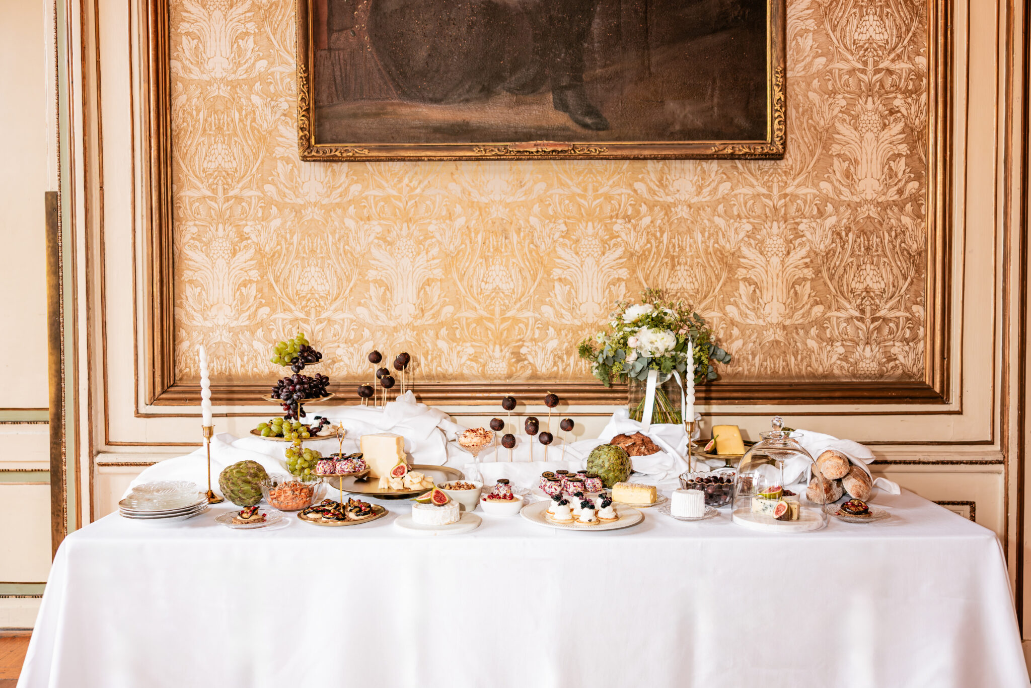 Fotografie & Dekorahmen: Verena Prinz Konzept und Planung: Thorel Events, e.U. & Verena Prinz Photography Hochzeitsplanung: Thorel Events, e.U. @thorel_weddings_eventsPhotography @verenaprinzphotography Modelpaar: Stephanie @berriebeff & LukasLocation: P