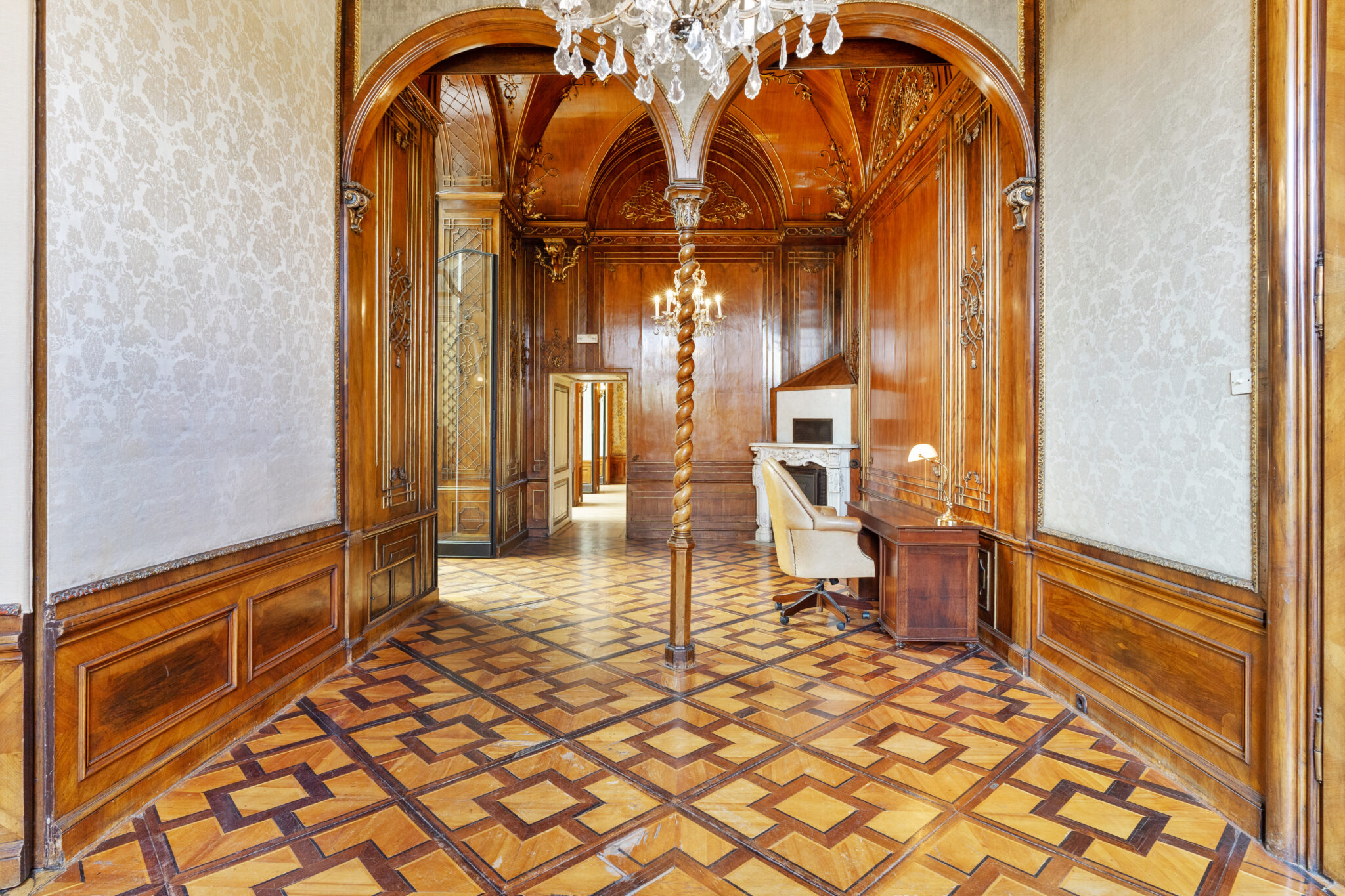 backbone_40595_054_HD